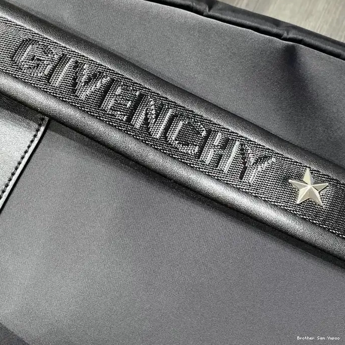 Brother Sam Yupoo Bag Givenchy 2209SW0065 0327